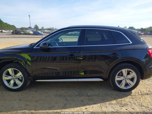 46252761 :رقم المزاد ، WA1BNAFY1J2004586 vin ، 2018 Audi Q5 2.0t Premium/2.0t Tech Premium مزاد بيع