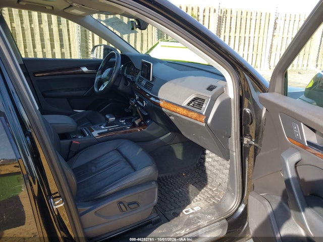 46252761 :رقم المزاد ، WA1BNAFY1J2004586 vin ، 2018 Audi Q5 2.0t Premium/2.0t Tech Premium مزاد بيع
