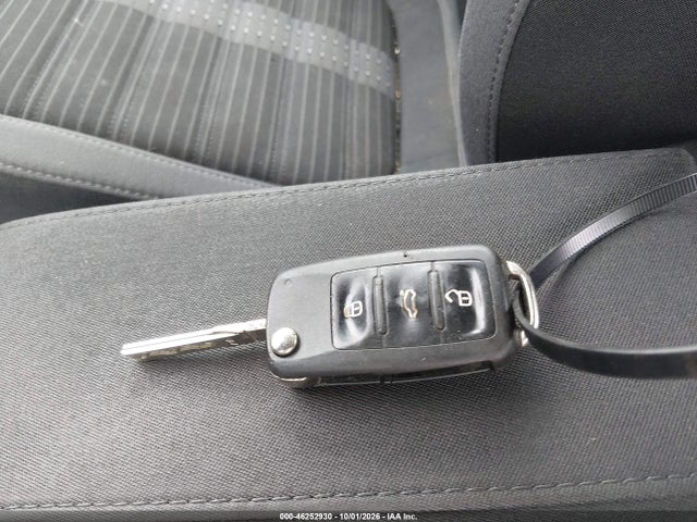 Продаж на аукціоні авто 2013 Volkswagen Beetle 2.0t Turbo, vin: 3VWV67AT0DM606615, номер лоту: 46252930