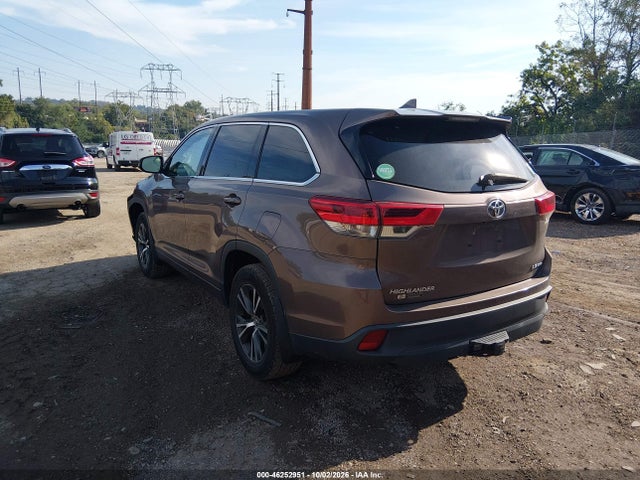 Toyota Highlander Le Plus 2017 5TDBZRFH8HS427662 Image 3