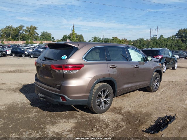 Toyota Highlander Le Plus 2017 5TDBZRFH8HS427662 Image 4
