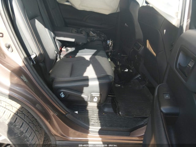 Toyota Highlander Le Plus 2017 5TDBZRFH8HS427662 Image 8