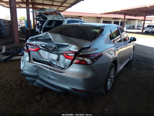 46252963 :رقم المزاد ، 4T1C11AK4MU421973 vin ، 2021 Toyota Camry Le مزاد بيع