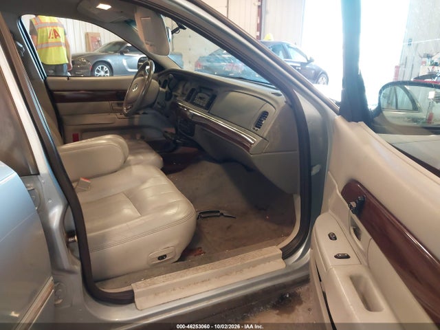 46253060 :رقم المزاد ، 2MEFM75W04X611589 vin ، 2004 Mercury Grand Marquis Ls مزاد بيع