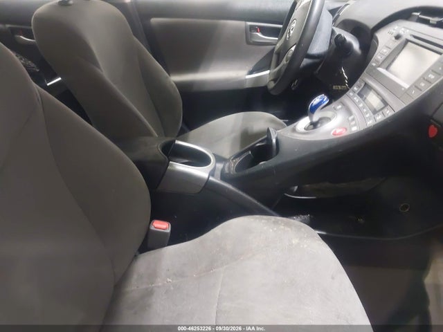 2015 Toyota Prius Two მანქანა იყიდება აუქციონზე, vin: JTDKN3DU7F0465957, აუქციონის ნომერი: 46253226