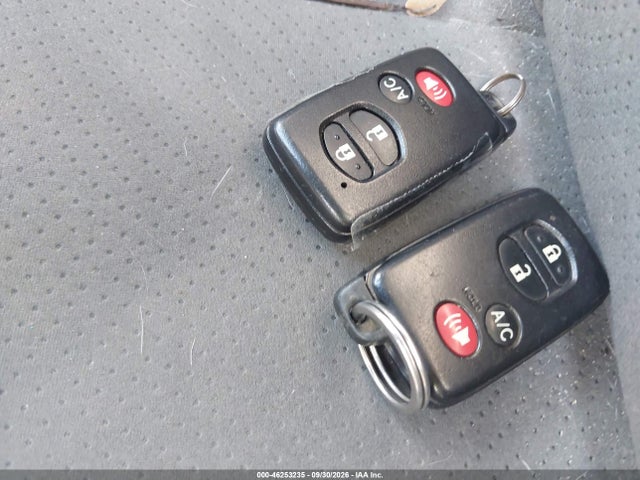 Продажа на аукционе авто 2014 Toyota Prius Three, vin: JTDKN3DU4E1754593, номер лота: 46253235
