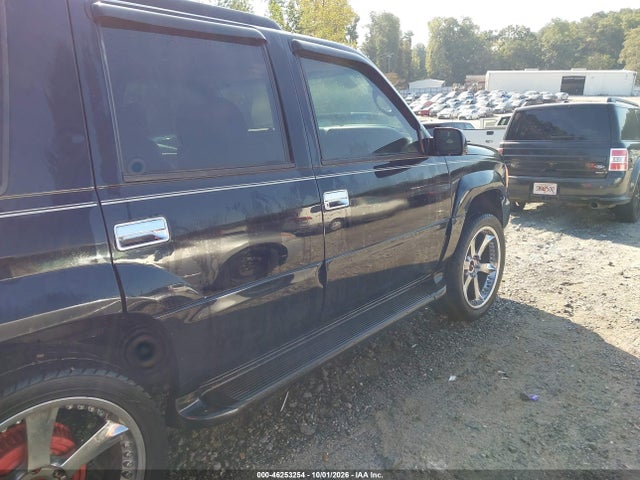 46253254 :رقم المزاد ، 1GKEK13RXYR136468 vin ، 2000 Gmc Yukon Denali مزاد بيع