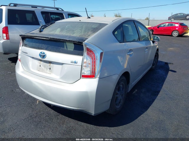 Toyota Prius Two 2015 JTDKN3DU4F0445603 Image 4