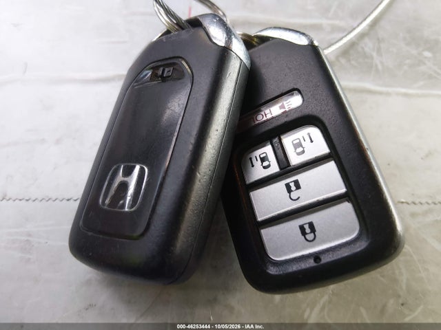 Продажа на аукционе авто 2016 Honda Odyssey Se, vin: 5FNRL5H39GB043323, номер лота: 46253444