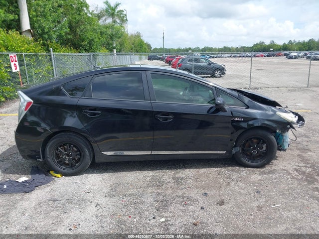 2014 Toyota Prius Three მანქანა იყიდება აუქციონზე, vin: JTDKN3DU6E0384298, აუქციონის ნომერი: 46253677