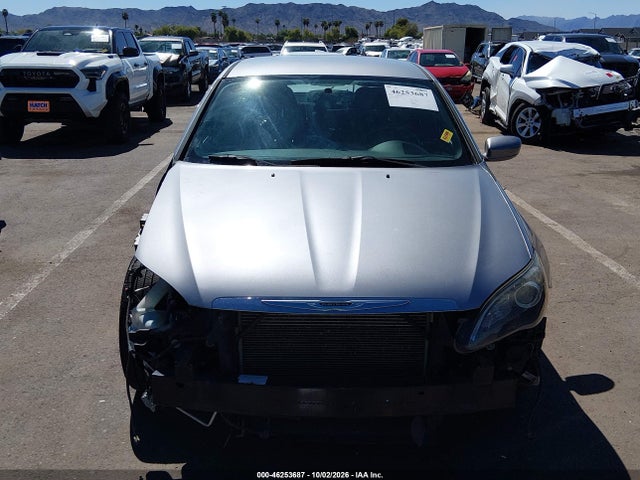 Chrysler 200 Touring 2014 1C3CCBBB6EN131754 Image 13