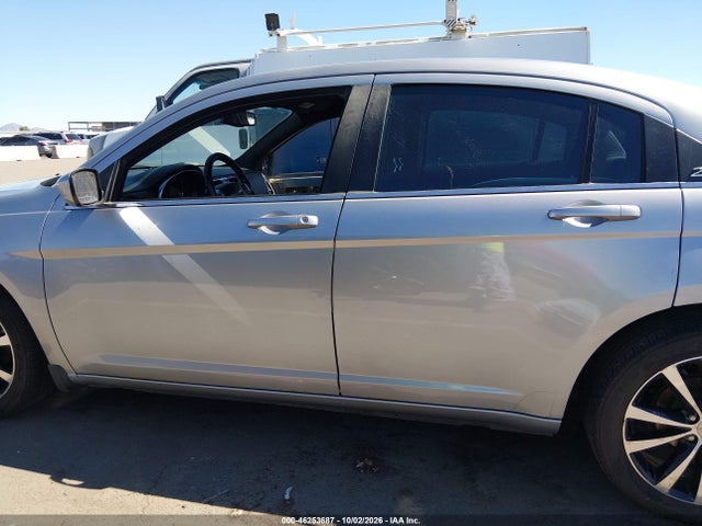 Chrysler 200 Touring 2014 1C3CCBBB6EN131754 Image 15