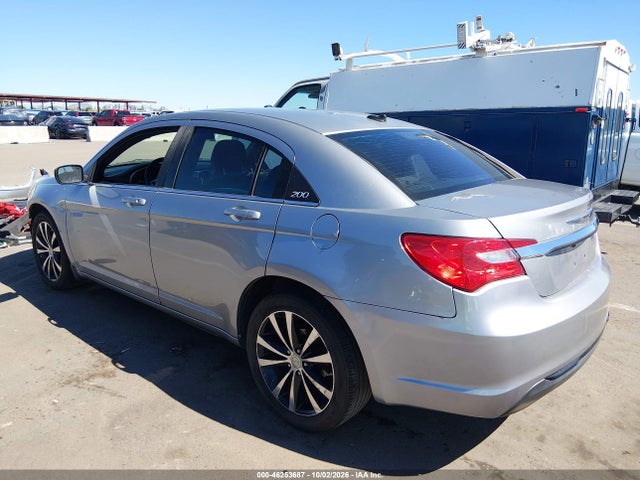 Chrysler 200 Touring 2014 1C3CCBBB6EN131754 Image 3
