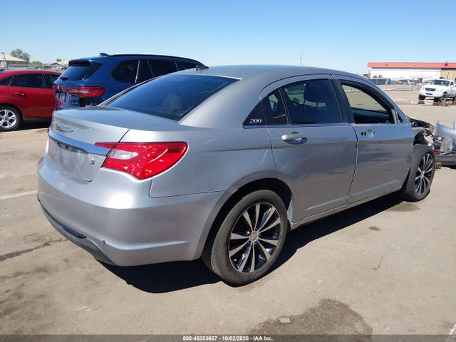 Chrysler 200 Touring 2014 1C3CCBBB6EN131754 Image 4
