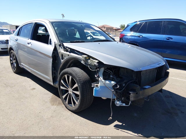 Chrysler 200 Touring 2014 1C3CCBBB6EN131754 Image 6