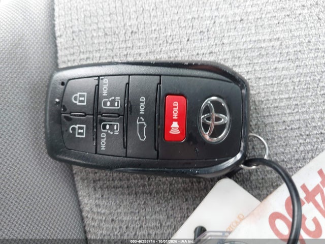 Toyota SIENNA LE 2026 5TDKRKEC5TS296390 Image 11