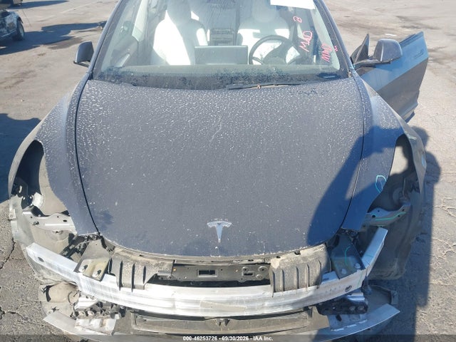 2022 Tesla Model 3 Performance Dual Motor All-wheel Drive მანქანა იყიდება აუქციონზე, vin: 5YJ3E1EC3NF136039, აუქციონის ნომერი: 46253726