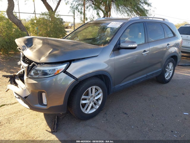 KIA SORENTO LX 2014 5XYKT3A61EG535988 Image 2