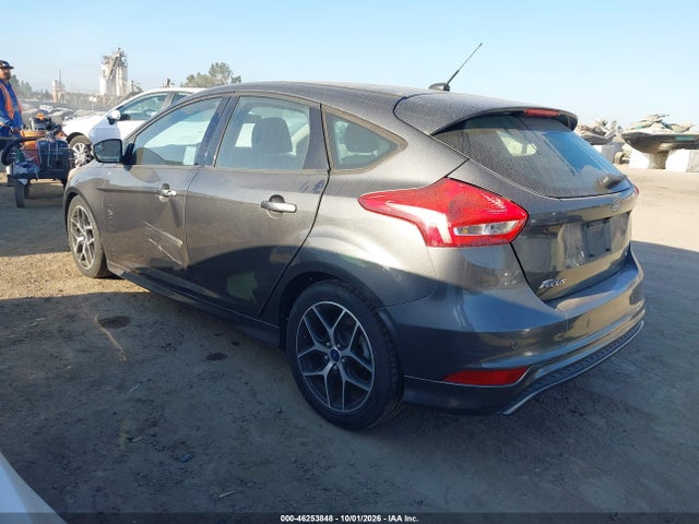 1FADP3K24GL275883 Ford FOCUS SE