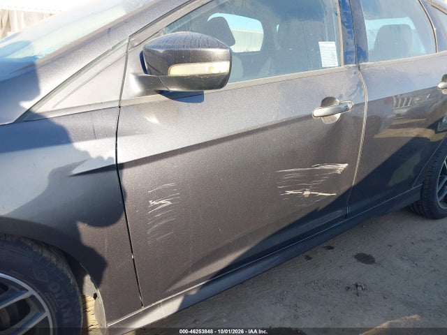 1FADP3K24GL275883 Ford FOCUS SE