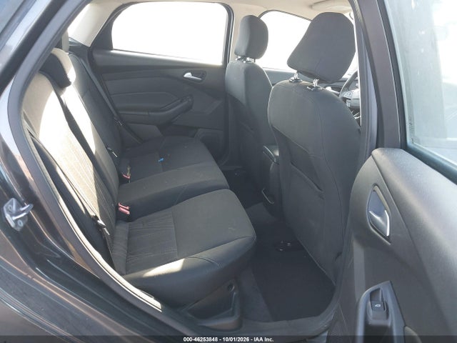1FADP3K24GL275883 Ford FOCUS SE