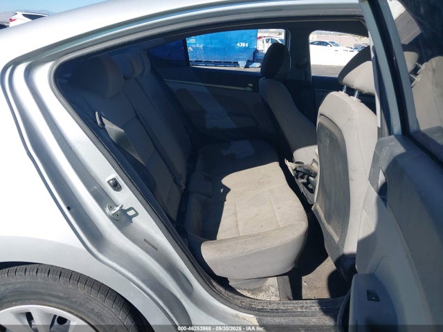 Hyundai ELANTRA SE 2017 5NPD74LF8HH201261 Image 8