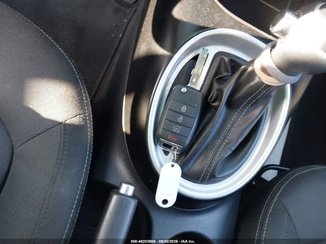 KIA SOUL + 2017 KNDJP3A56H7466028 Image 11