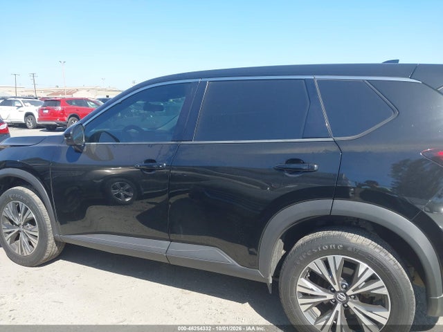 5N1AT3BA9MC737412 Nissan Rogue Sv Fwd