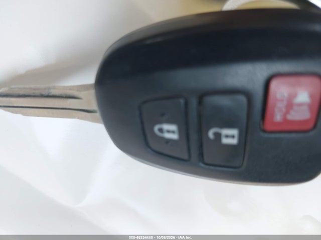 46254488 :رقم المزاد ، JTDKDTB35J1601907 vin ، 2018 Toyota Prius C One مزاد بيع