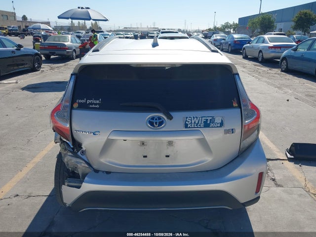 46254488 :رقم المزاد ، JTDKDTB35J1601907 vin ، 2018 Toyota Prius C One مزاد بيع