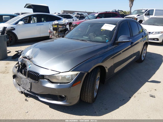 BMW 320i 2014 WBA3B1G5XENS80855 Image 2