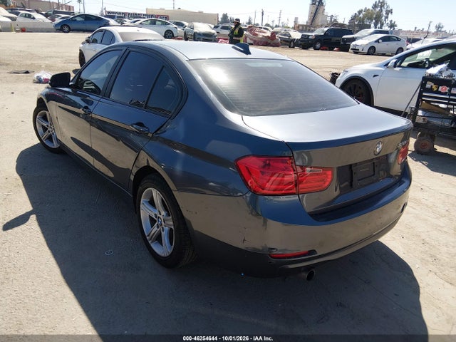 BMW 320i 2014 WBA3B1G5XENS80855 Image 3