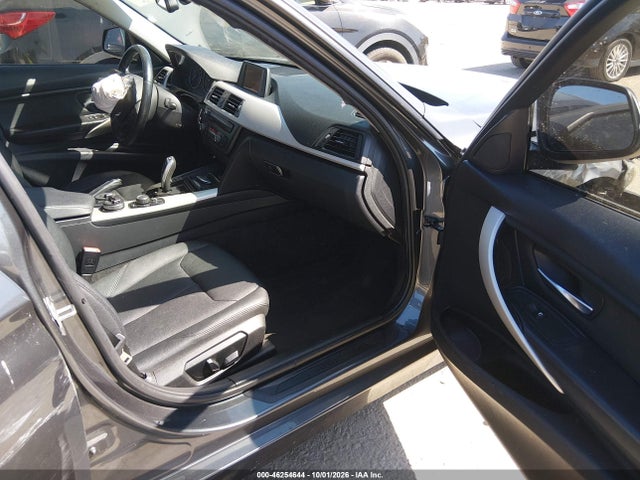 BMW 320i 2014 WBA3B1G5XENS80855 Image 5