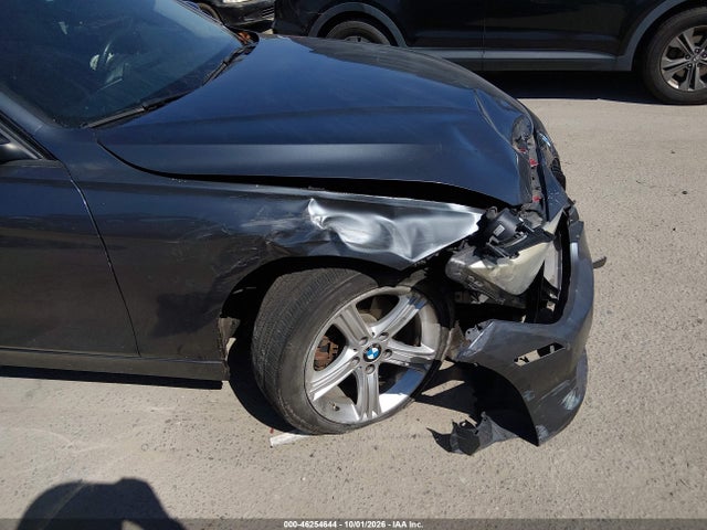 BMW 320i 2014 WBA3B1G5XENS80855 Image 6