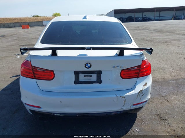 WBA3C1C53FK118944 BMW 328I
