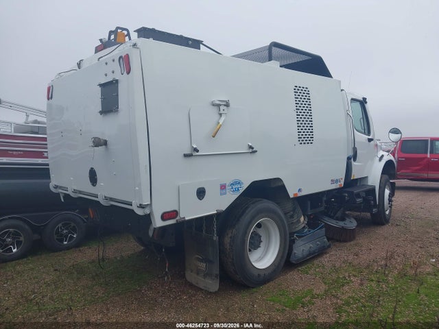 46254723 :رقم المزاد ، 1FVACXFC7RHUT2285 vin ، 2024 Freightliner M2 106 - Sweeper مزاد بيع