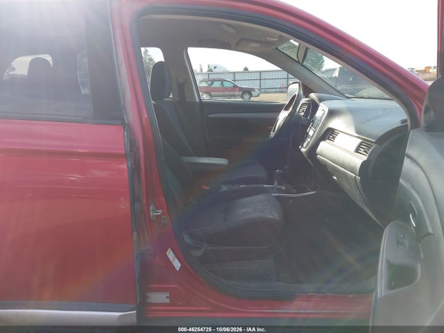 46254725 :رقم المزاد ، JA4AZ3A33JZ016270 vin ، 2018 Mitsubishi Outlander Se مزاد بيع