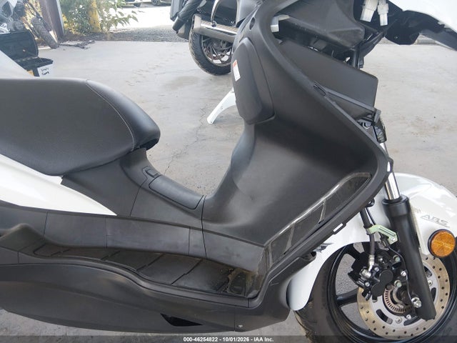 46254822 :رقم المزاد ، MLCCH41A6L1600060 vin ، 2020 Suzuki Uh200 مزاد بيع