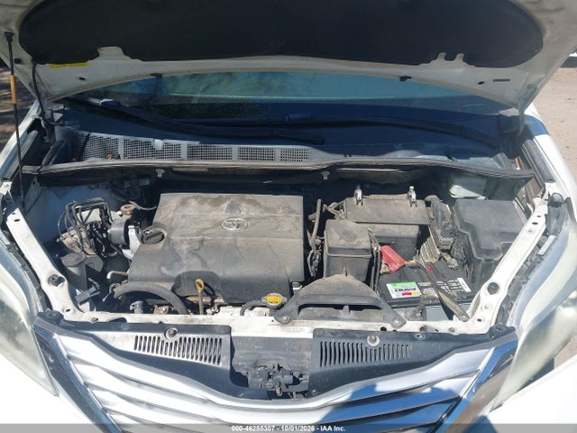 5TDYK3DC4FS550827 Toyota Sienna Limited Premium 7 Passenger