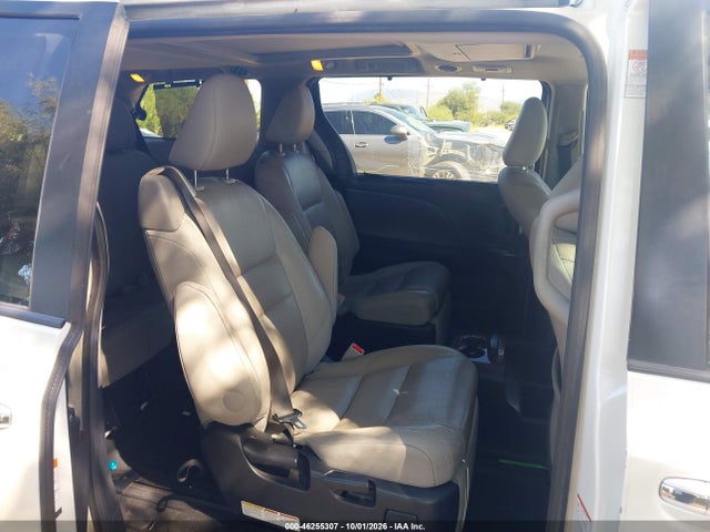 5TDYK3DC4FS550827 Toyota Sienna Limited Premium 7 Passenger