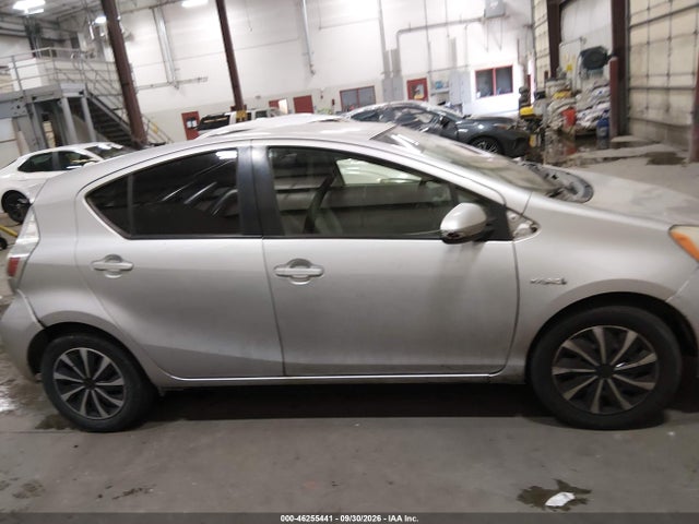 46255441 :رقم المزاد ، JTDKDTB37E1074152 vin ، 2014 Toyota Prius C One مزاد بيع