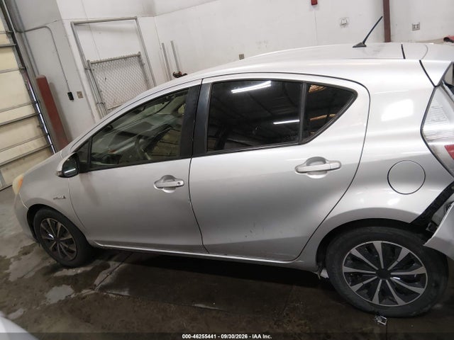 46255441 :رقم المزاد ، JTDKDTB37E1074152 vin ، 2014 Toyota Prius C One مزاد بيع