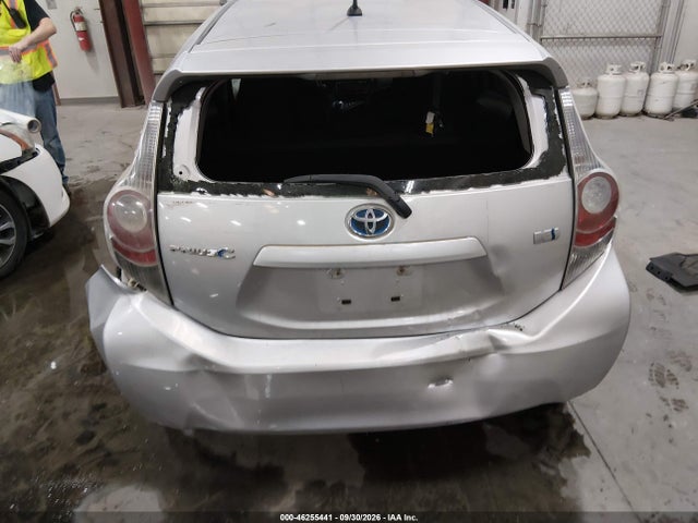 46255441 :رقم المزاد ، JTDKDTB37E1074152 vin ، 2014 Toyota Prius C One مزاد بيع