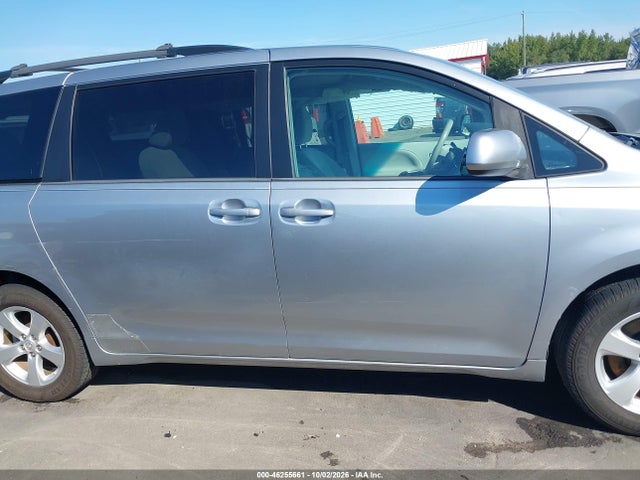 46255661 :رقم المزاد ، 5TDKK3DC9DS366566 vin ، 2013 Toyota Sienna Le V6 8 Passenger مزاد بيع