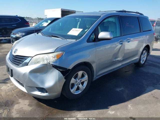 46255661 :رقم المزاد ، 5TDKK3DC9DS366566 vin ، 2013 Toyota Sienna Le V6 8 Passenger مزاد بيع