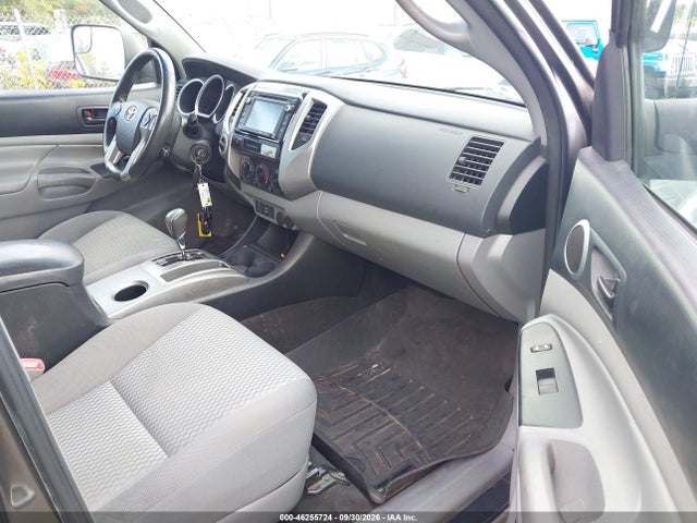 2015 Toyota Tacoma Base V6 მანქანა იყიდება აუქციონზე, vin: 3TMLU4EN0FM176369, აუქციონის ნომერი: 46255724