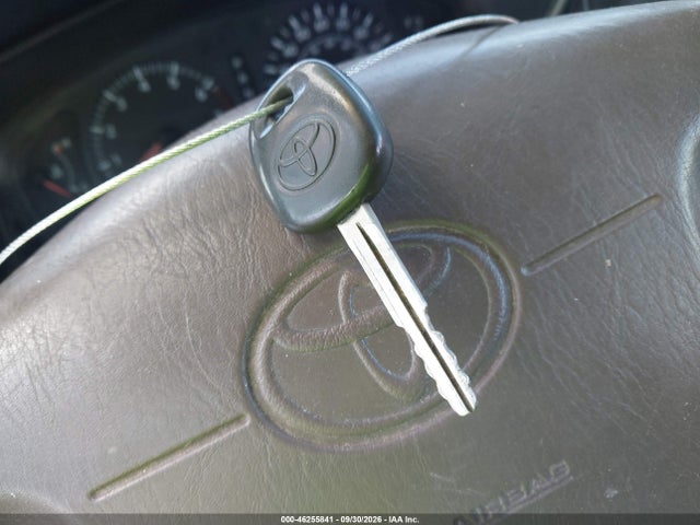 46255841 :رقم المزاد ، 4T3ZF13C9YU190650 vin ، 2000 Toyota Sienna Xle مزاد بيع
