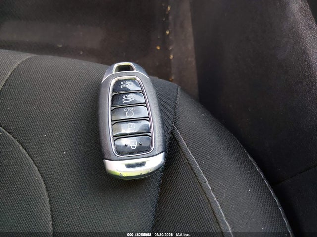 5NPLS4AG9NH063313 Hyundai ELANTRA SEL