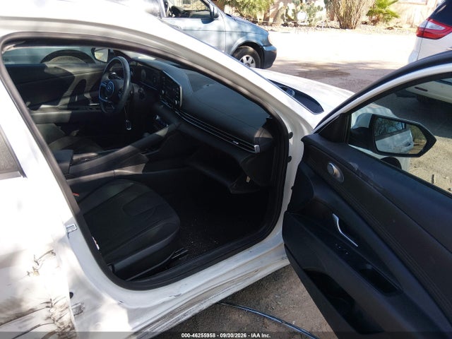 5NPLS4AG9NH063313 Hyundai ELANTRA SEL