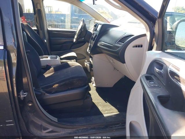 46256063 :رقم المزاد ، 2A4RR5DG9BR687595 vin ، 2011 Chrysler Town & Country Touring مزاد بيع